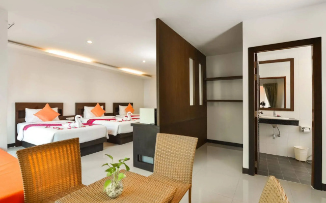 Zephyr Grand Hotel