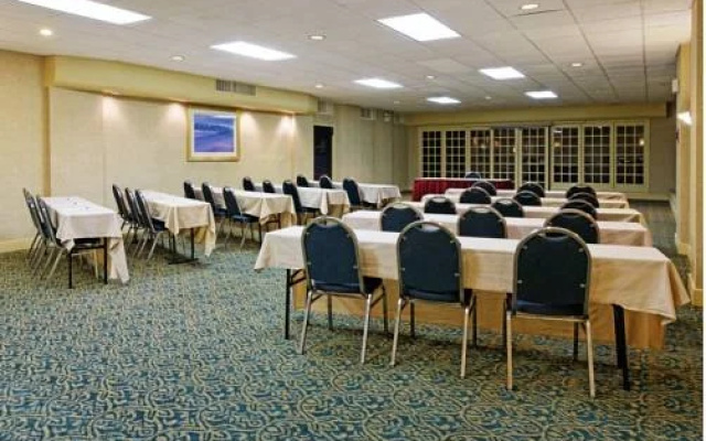 亨茨维尔大学路智选假日酒店(Holiday Inn Express Hotel & Suites Huntsville University Drive)