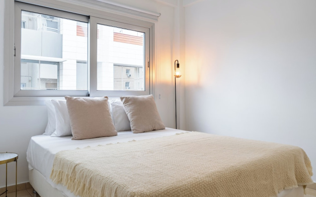 Classy 2BR Cafe Suite Strovolos