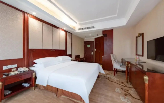 Vienna International Hotel Shenzhen Songgang Metro Station
