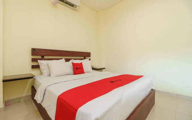 RedDoorz near Jembatan Siti Nurbaya Padang