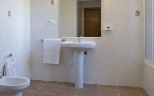 Villa - 8 Bedrooms with Pool and WiFi - 106415