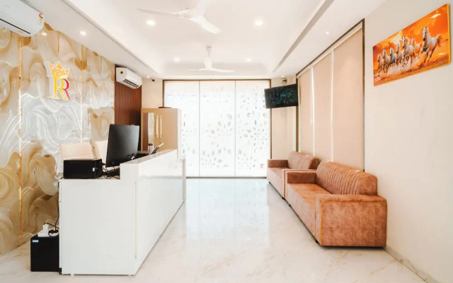 Travinities Hotel - The Royal Palace