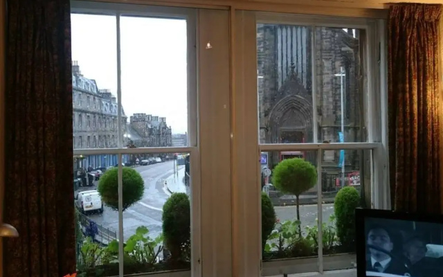 Royal Mile Apartment
