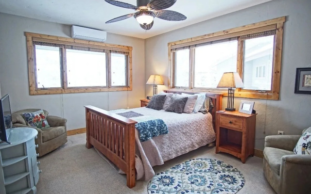 Snowflake 4 Bedroom Home