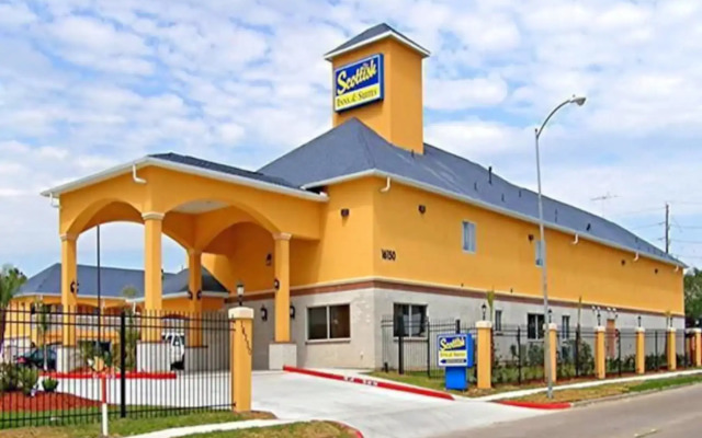 Scottish Inn & Suites