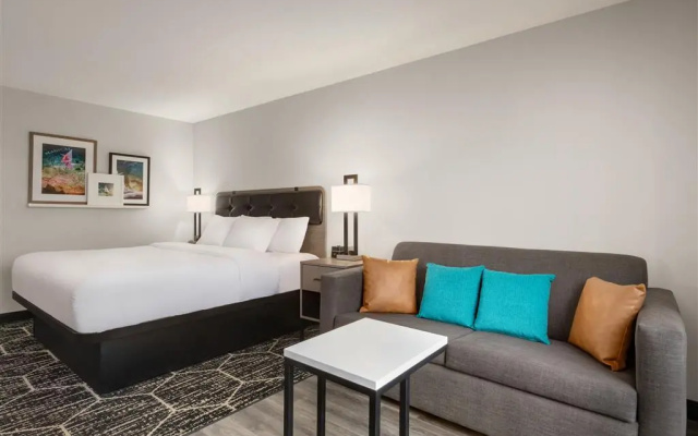 La Quinta Inn & Suites by Wyndham Dothan