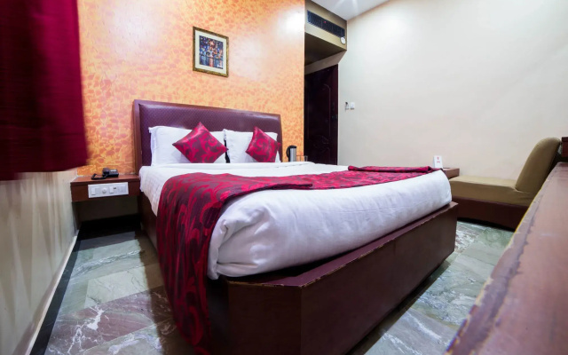 Shreenithi By Oyo Rooms