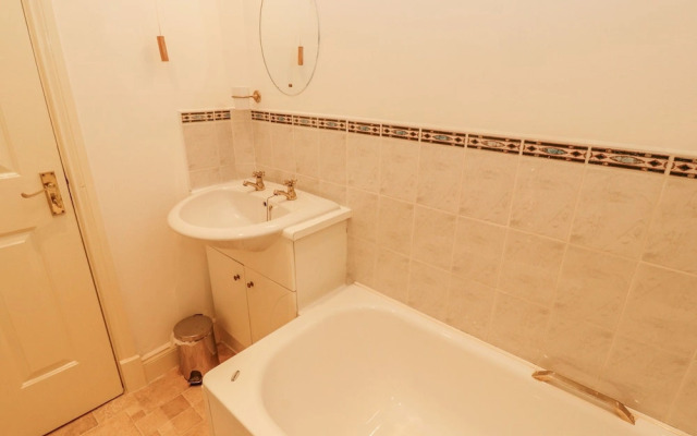 Flat 17 Greta Grove