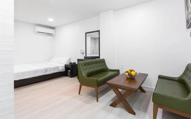 Gangneung Y&G Business Hotel&pension