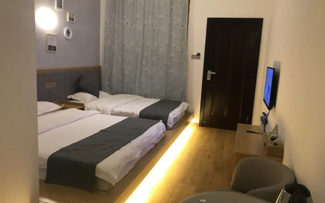 Dali Spring Field Hostel