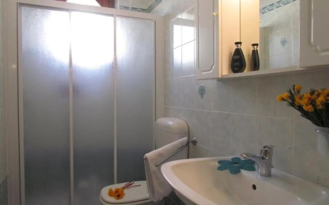 Comfy Seafront Apartment-beahost
