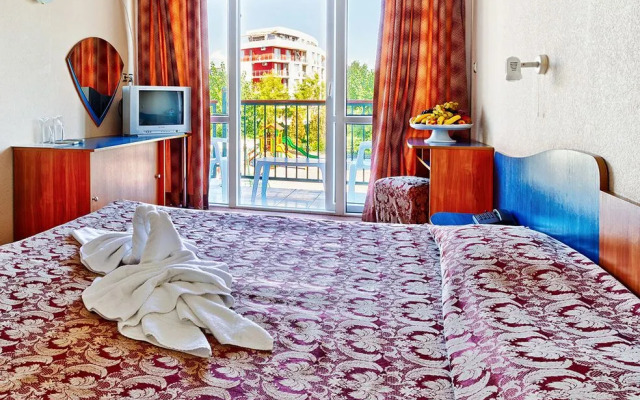 Amfora Beach Hotel