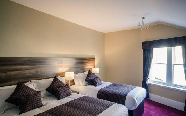 Royal West End Hotel