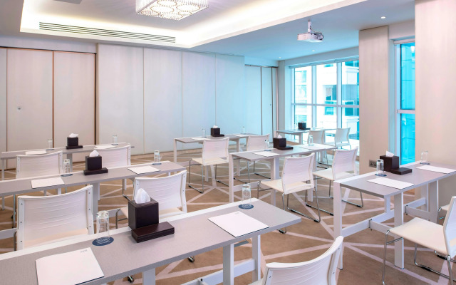 Отель Four Points by Sheraton Sharjah