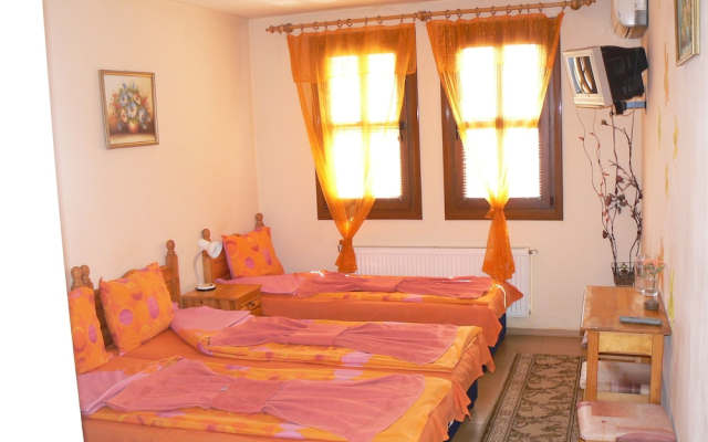 Hotel Varusha