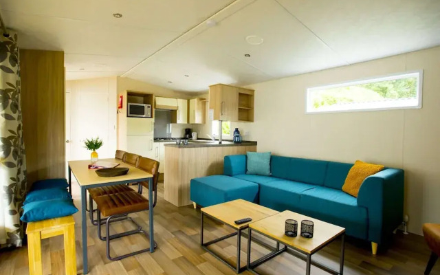 Lodge in Duinhoeve Near Dunes & Playground