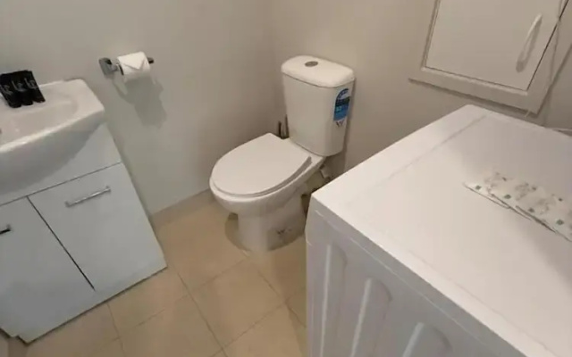free parking 2Bed family home in AKL CBD