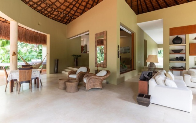 w Charming 5BR Villa at Mesa de Yeguas