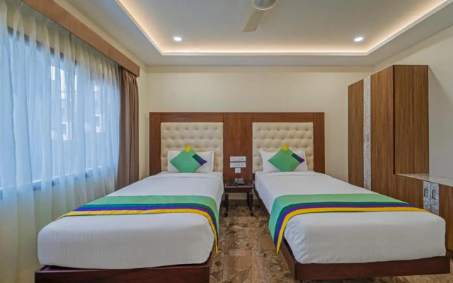 Treebo Aaravi Residency, 800 Mtrs From Promenade Beach