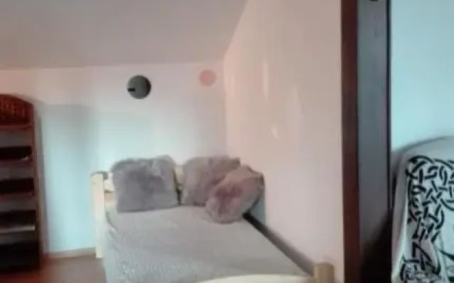 Apart - House