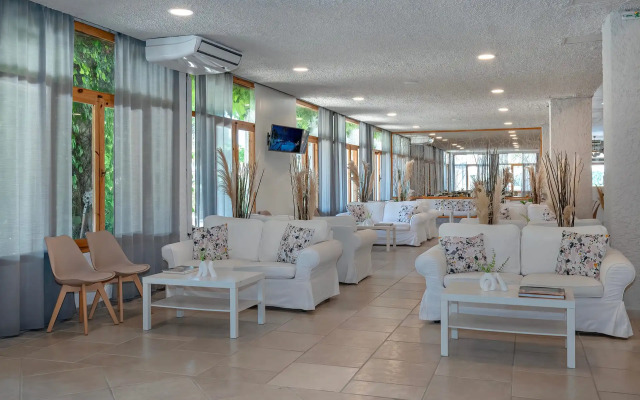 The Grove Seaside Hotel
