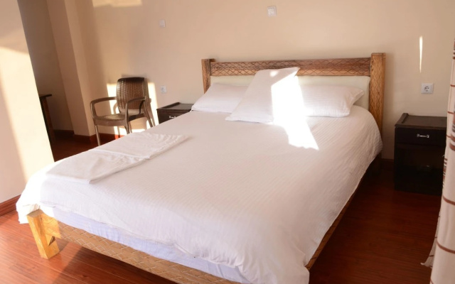 Zan-Seyoum Hotel