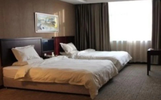Jinan Huanlian Lucaihuang Business Hotel