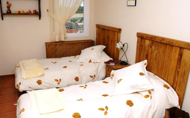House With 4 Bedrooms in Ávila