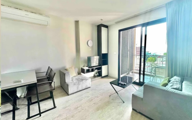 2 Bed Room Central Location-sea View Infinity Pool