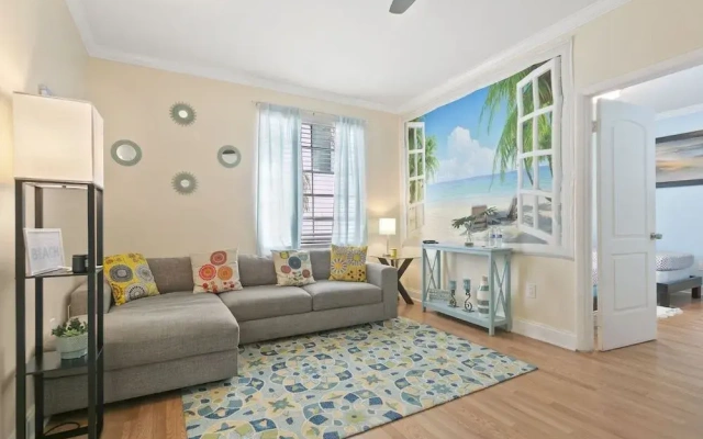2 Bedroom Deluxe Apt on Collins Ave