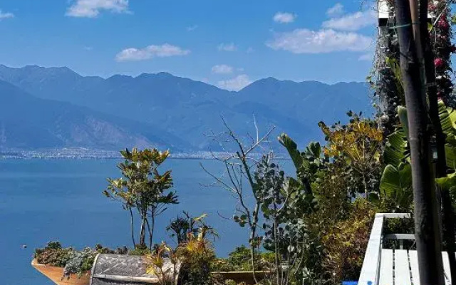 Dali · Listening to the Sea｜Above Erhai Aerial Garden Seaview Resort Hotel (Erhai Branch)