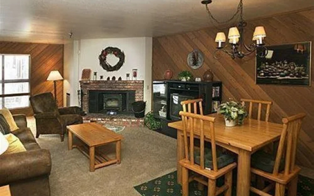 Aspen Creek Condos by Grand Mammoth Resorts