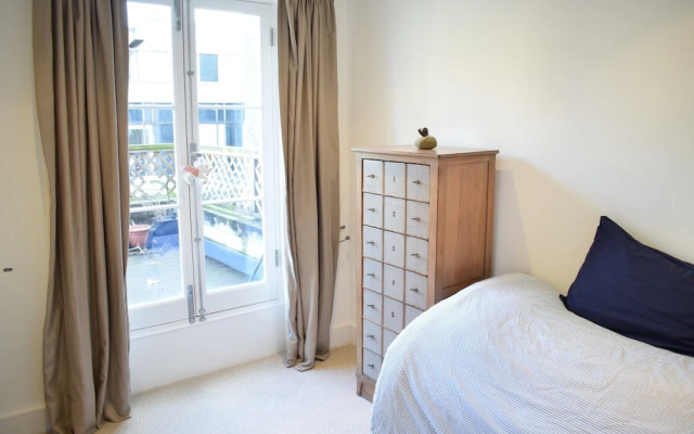 2 Bedroom Mayfair Apartment Near Hyde Park