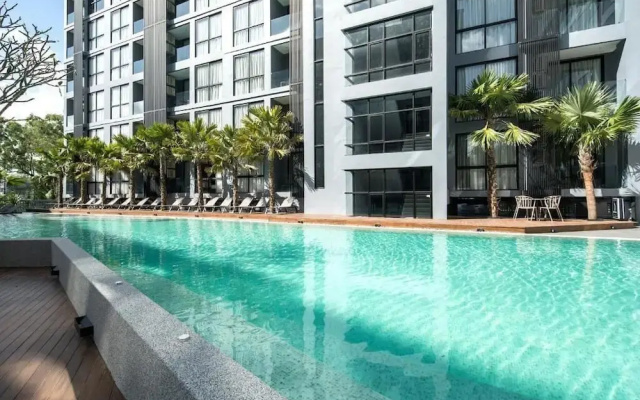 1BR Suite with Rooftop Pool C223