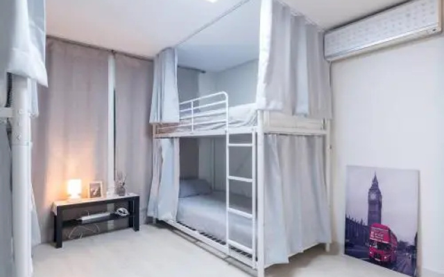 Room Seoul 1987