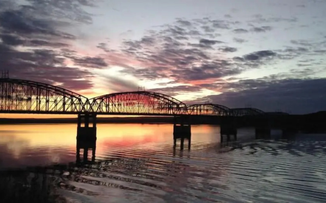 A Bridge View Inn