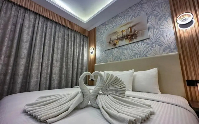 Gold Sky Avenue Hotel