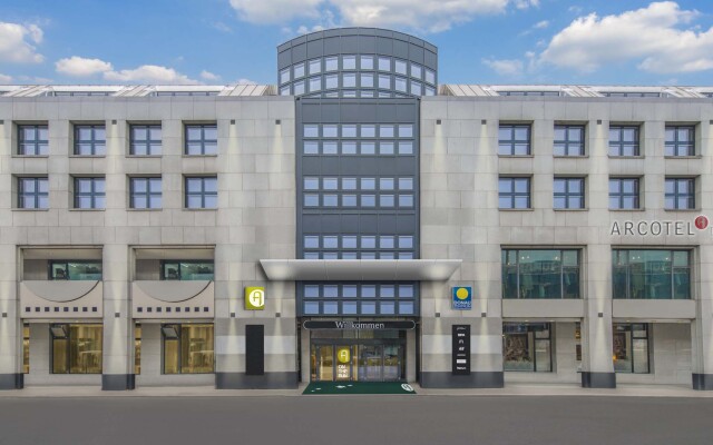 Отель Arcotel Donauzentrum Вена вид на фасад