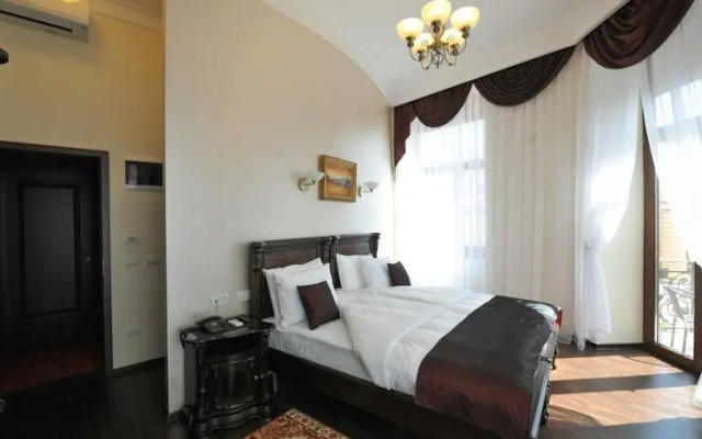 Palace Residence
