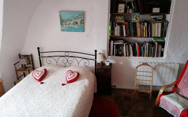 Chambre et pièce à vivre indépendantes