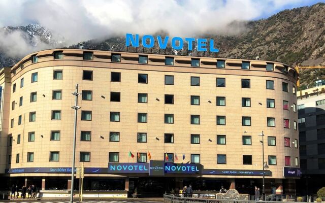 Отель Novotel Andorra вид на фасад