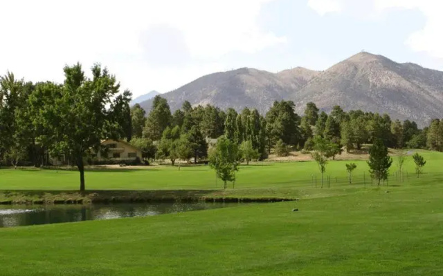 The Cozy Golf Course Townhome
