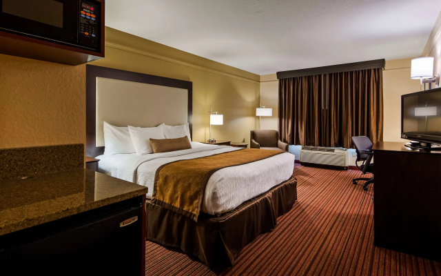 Best Western Plus Strawberry Inn & Suites