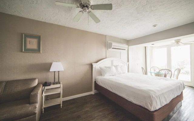Surf Club Oceanfront Hotel