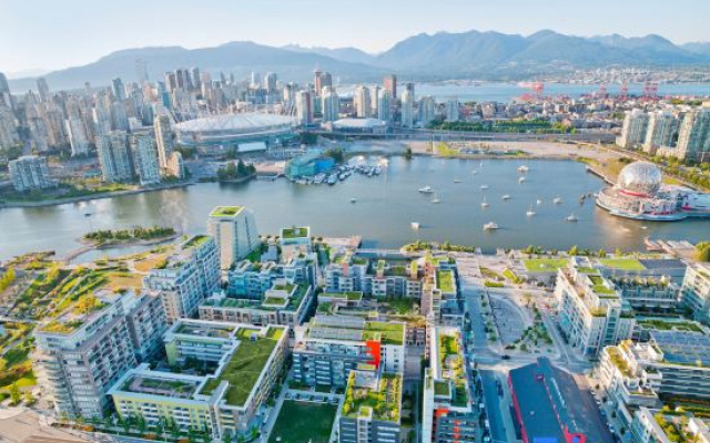 Modern 2 Bed Condo with AC and Parking