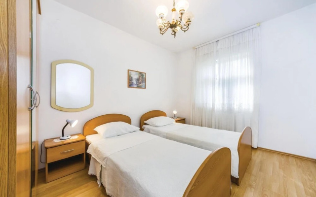 Nice Home in Sukosan With Wifi and 6 Bedrooms