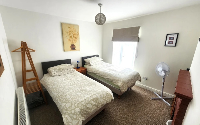 2-bed Flat With Superfast Wi-fi DW Lettings 29br