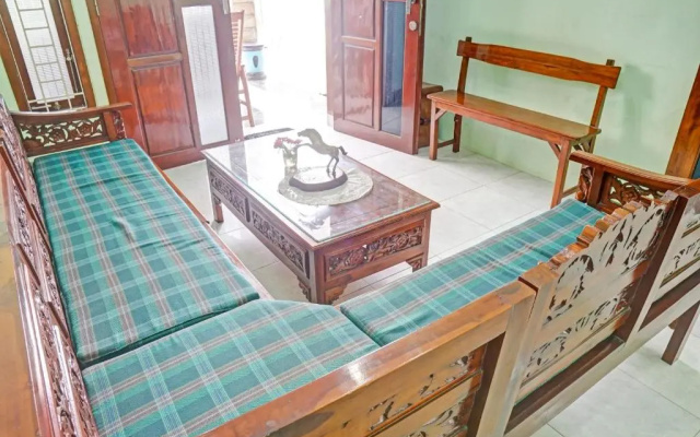 OYO 90729 Sekar Guest House Jember