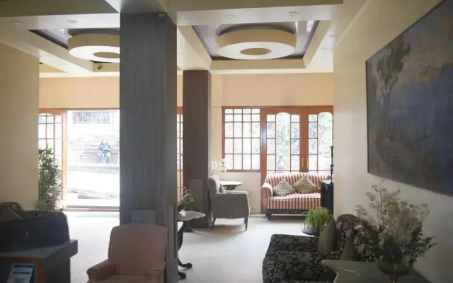 Pineridge Hotel